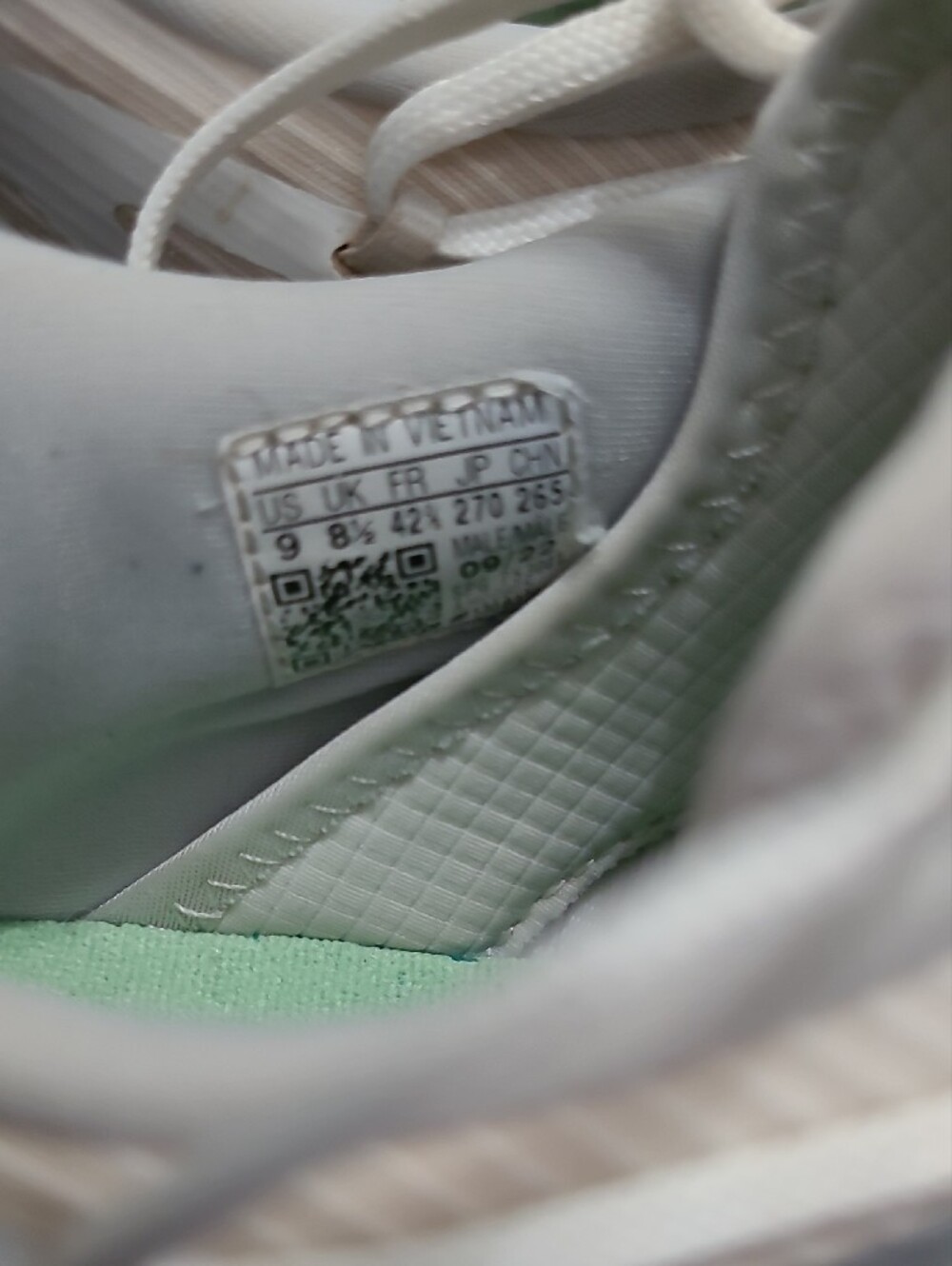 adidas Women's Athletic Shoes Beige White - Picture 3 of 11